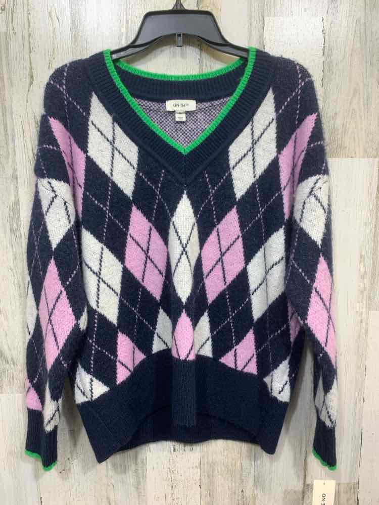 NWT ON 34TH Size XS  WHT/NVY/PNK DIAMONDS LONG SLEEVES/V NECK W/GRN TRIM SWEATER