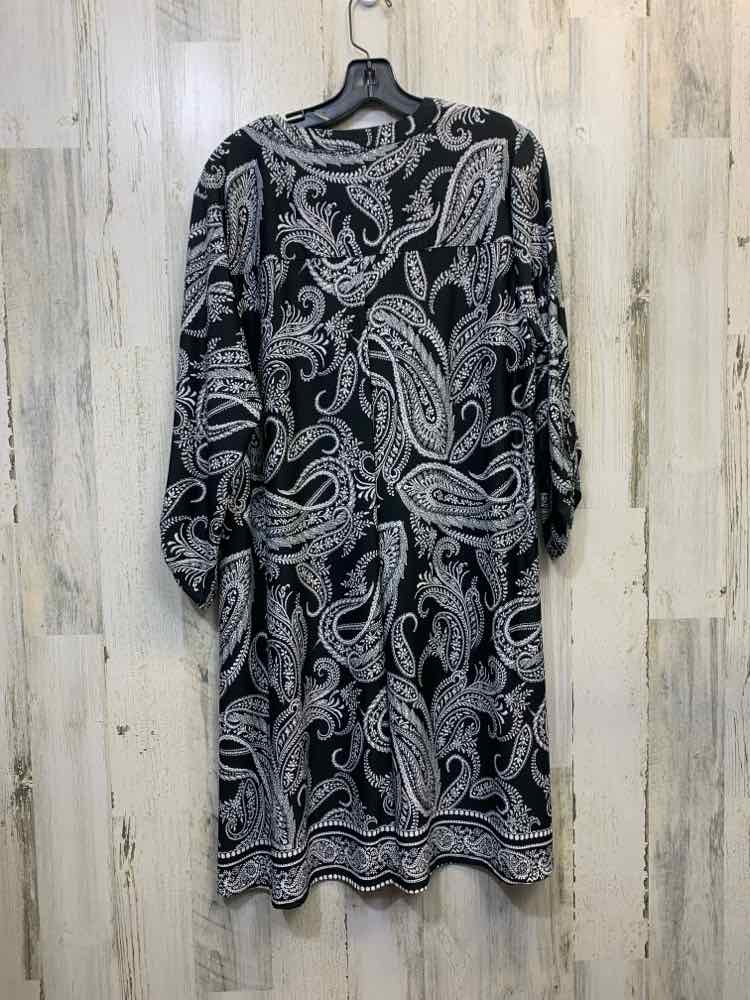 NWT NEW DIRECTION DRE Size XL BLACK/WHITE Paisley LOG SLEEVE DRESS /BLACK/WHITE