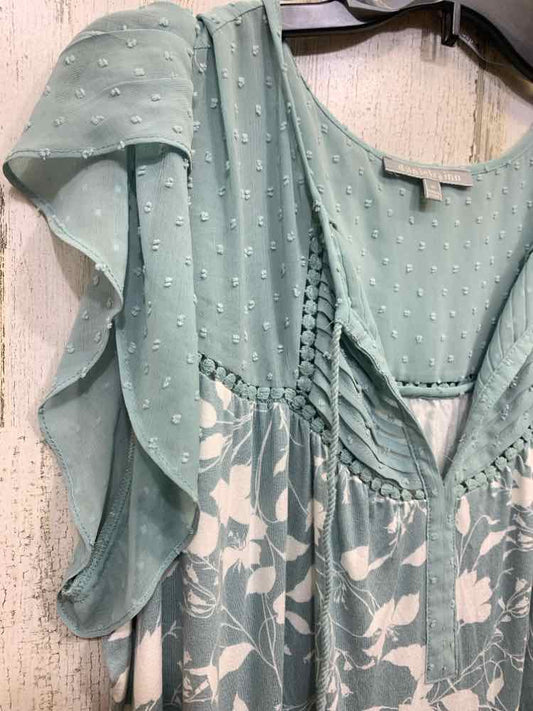 PRE-OWNED DANIELRAINN PLUS SIZES Size 1X WHT/SAGE Floral SHORT SLEEVES Blouse