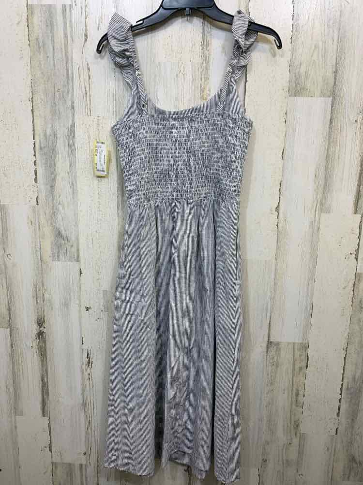 PRE-OWNED XSCAPE Dresses and Skirts Size XS BLUE/WHT Pinstripe MIDI Dress