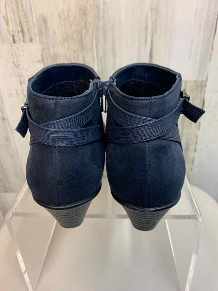 EASY STREET SHOES 7.5 Navy BOOTIE Boots/NAVY OPEN TOE BOOTIE W/ BUCKLE AT ANKLE