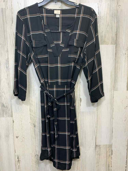 PRE-OWNED A.N.D EAWY Dresses and Skirts Size M BLK/BRN/WHT Checkered Dress/V CUT