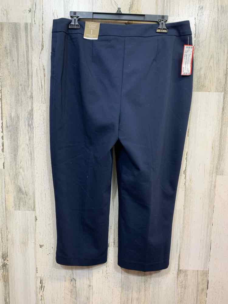 NWT Size 1 CHICO BOTTOMS NAVY BLUE CAPRI Pants/FABULOUSLY SLIMMING STRETCH
