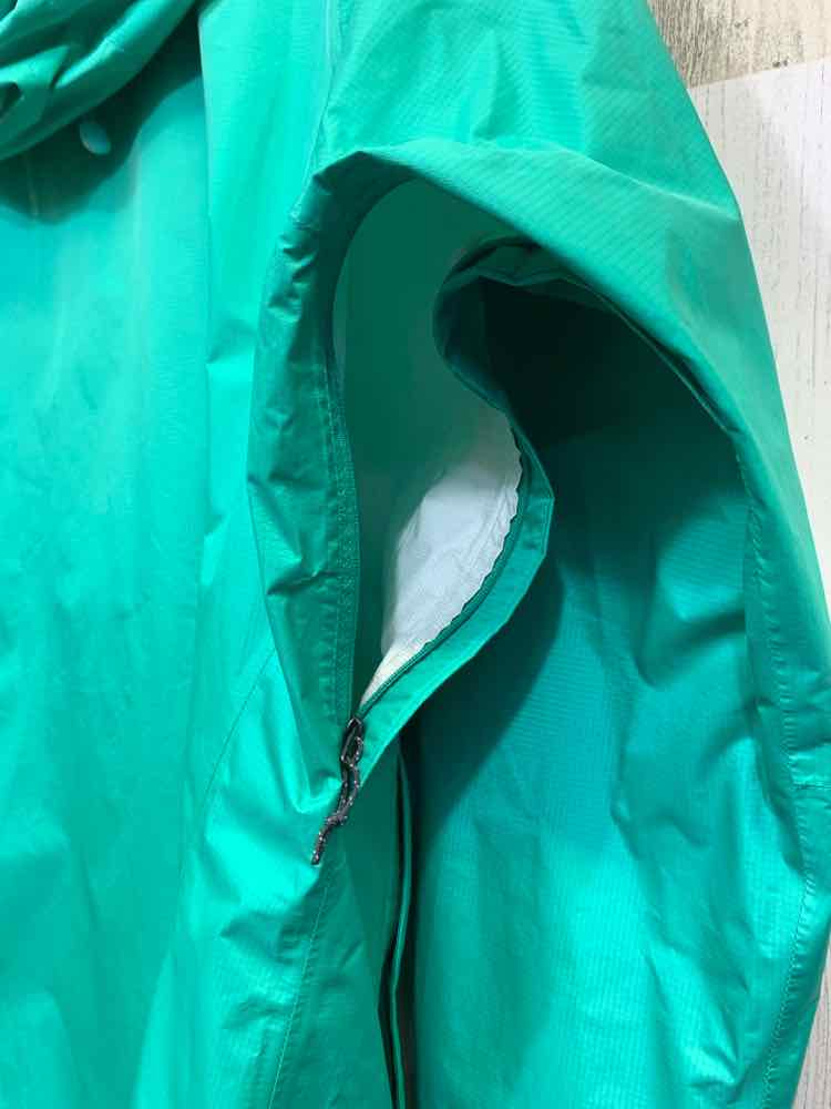 PRE-OWNED Patagonia JACKETS / COATS Size L Green HOODIE Coat