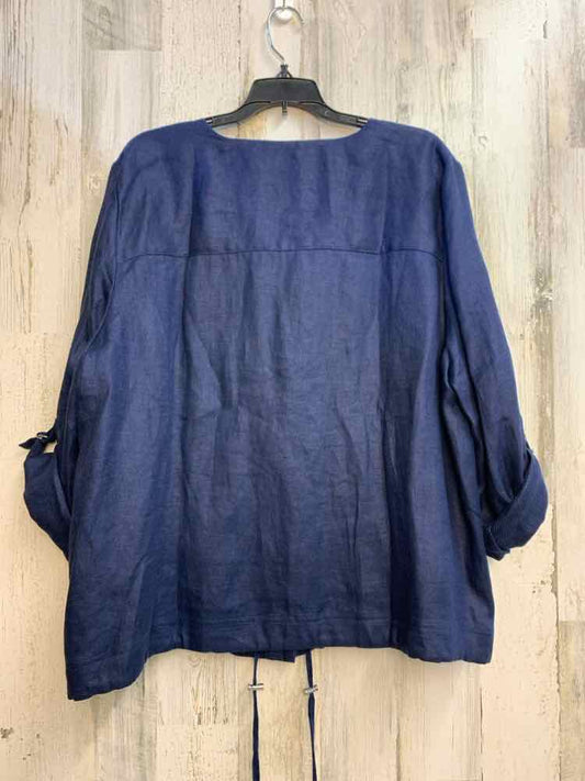 CHICOS PLUS SIZES Size 4 Navy 3/4 LENGTH TOP