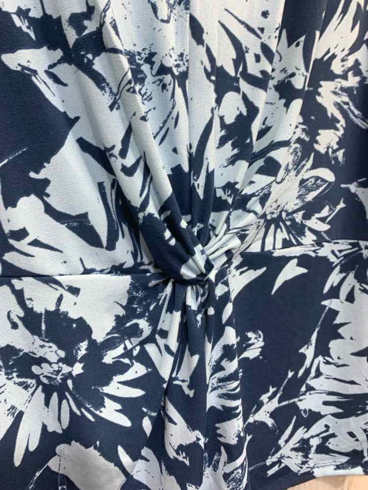 PRE-OWNED ALFANI/V-NECK TWIST-FRONT SLEEVELESS