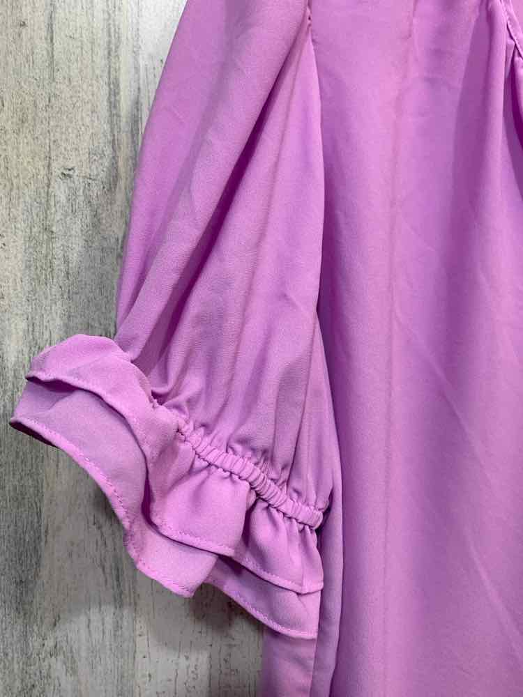 PRE-OWNED CATO/V-NECK SHORT PUFF SLEEVE SMOCKED CUFF RELAXED FIT