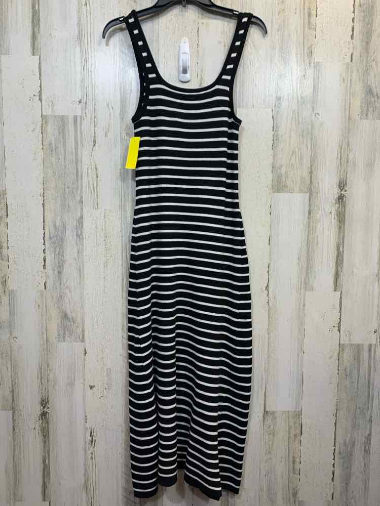 PRE-OWNED DIVIDED Dresses and Skirts Size XL BLACK/WHITE STRIPES MAXI Dress/BLAC