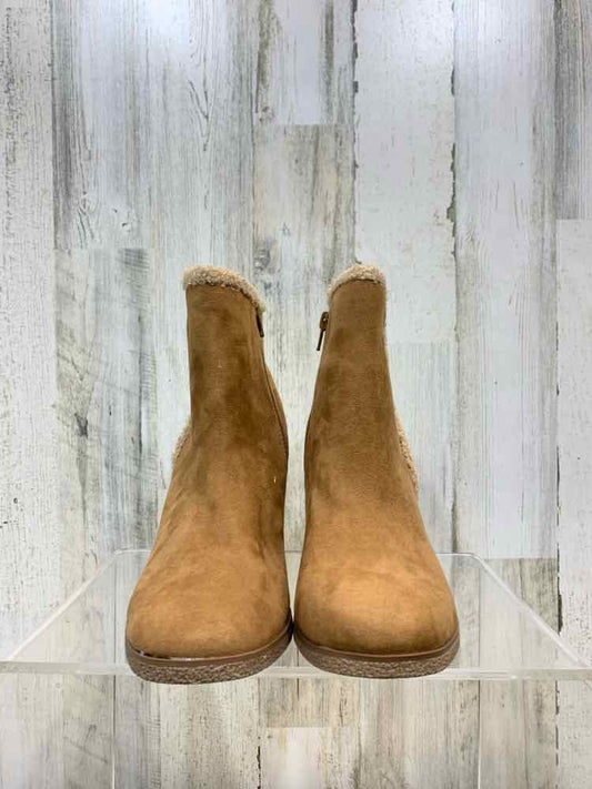 NWT SUN & STONE SHOES Shoe Size 9.5 Tan WEDGE Boots/TAN WEDGE BOOT W/ FLEECE TRI