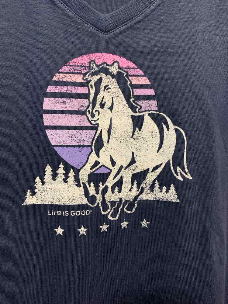 PRE-OWNED LIFE IS GOOD Tops Size L NAVY/PNK/PUR VNECK T-shirt/HORSE ON FRONT