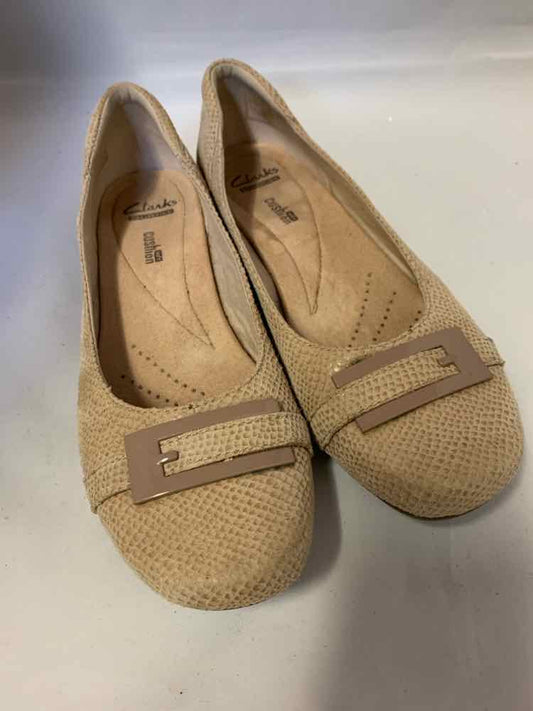 7 CLARKS NUDE Shoes