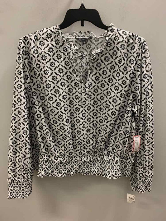 Size XXL INC BLK/WHT FLOWERS LONG SLEEVES TOP