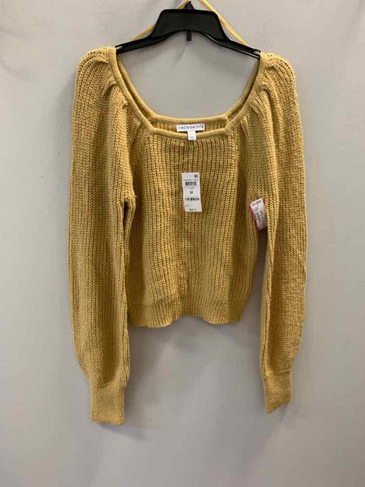 NWT AND NOW THIS Tops Size M Gold LONG SLEEVES Sweater