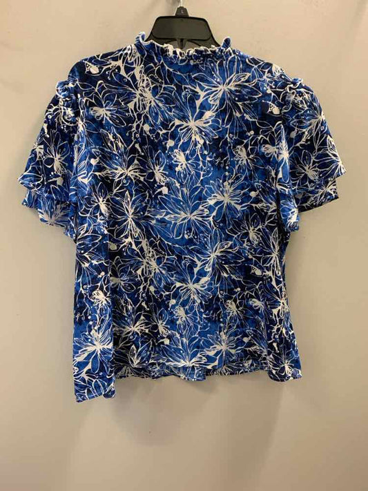 A LOVE STORY PLUS SIZES Size 2X BLU/WHT Floral SHORT SLEEVES NWT TOP