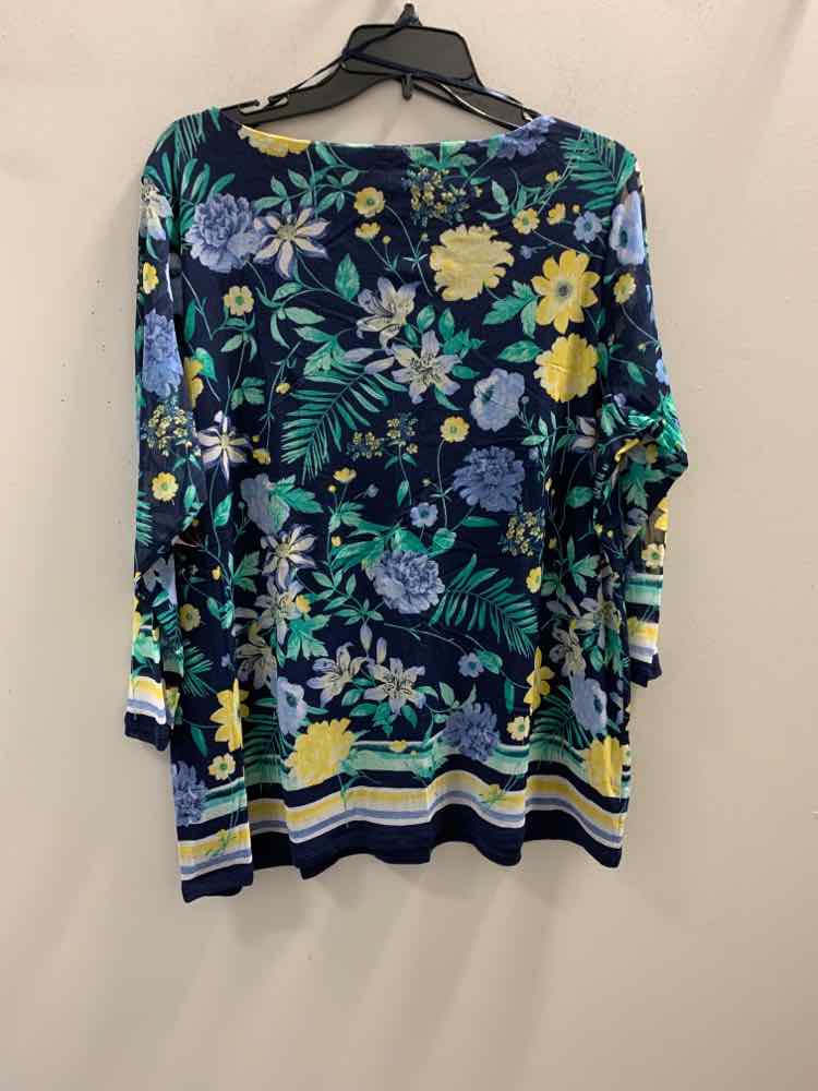 NWT CHARTER CLUB PLUS SIZES Size 2X NVY/GRN/BLU/WHT Floral 3/4 LENGTH TOP