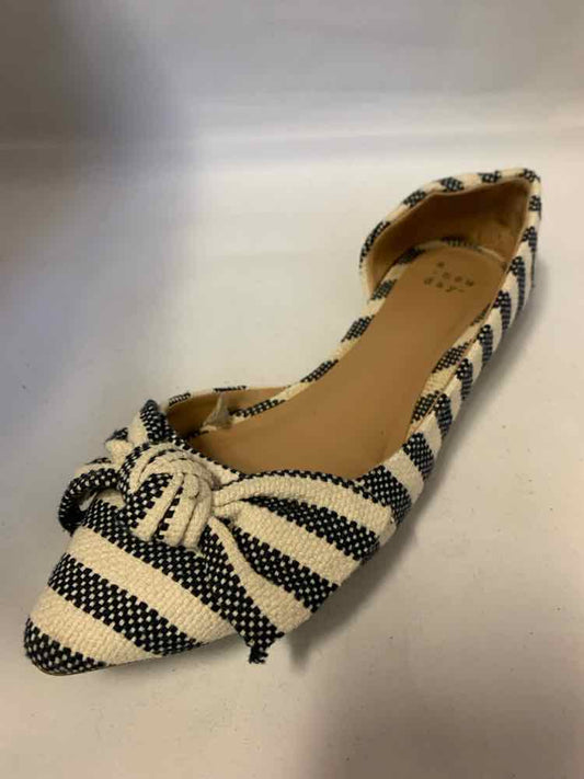 A NEW DAY SHOES 7 BLK/WHT Stripe FLAT Shoes