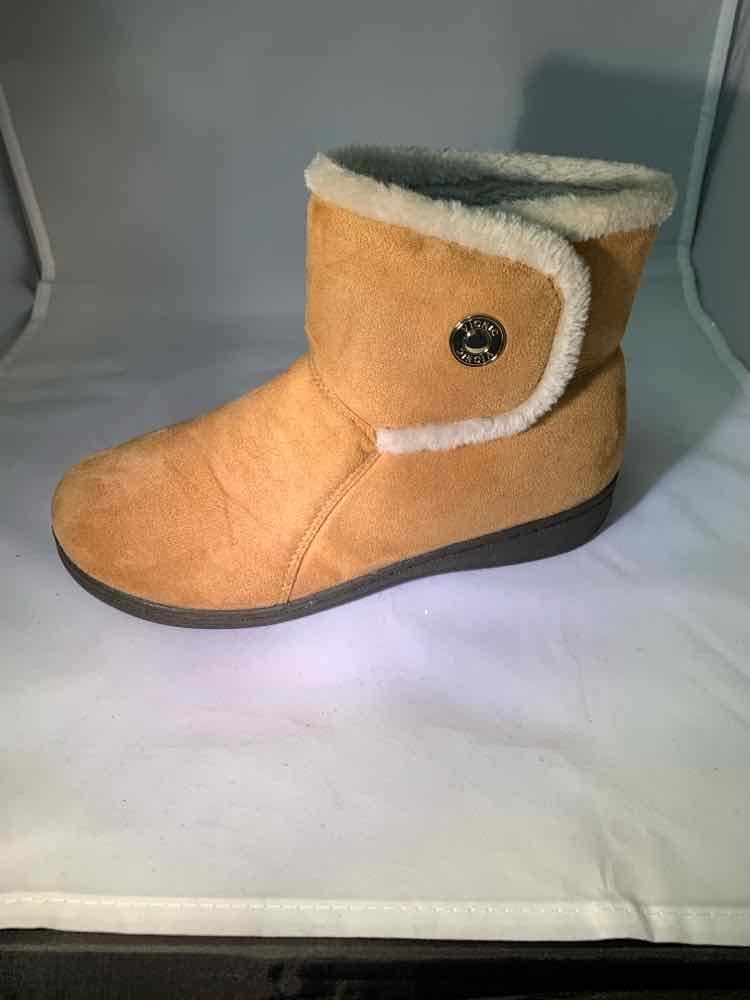 6 VIONIC Camel Boots