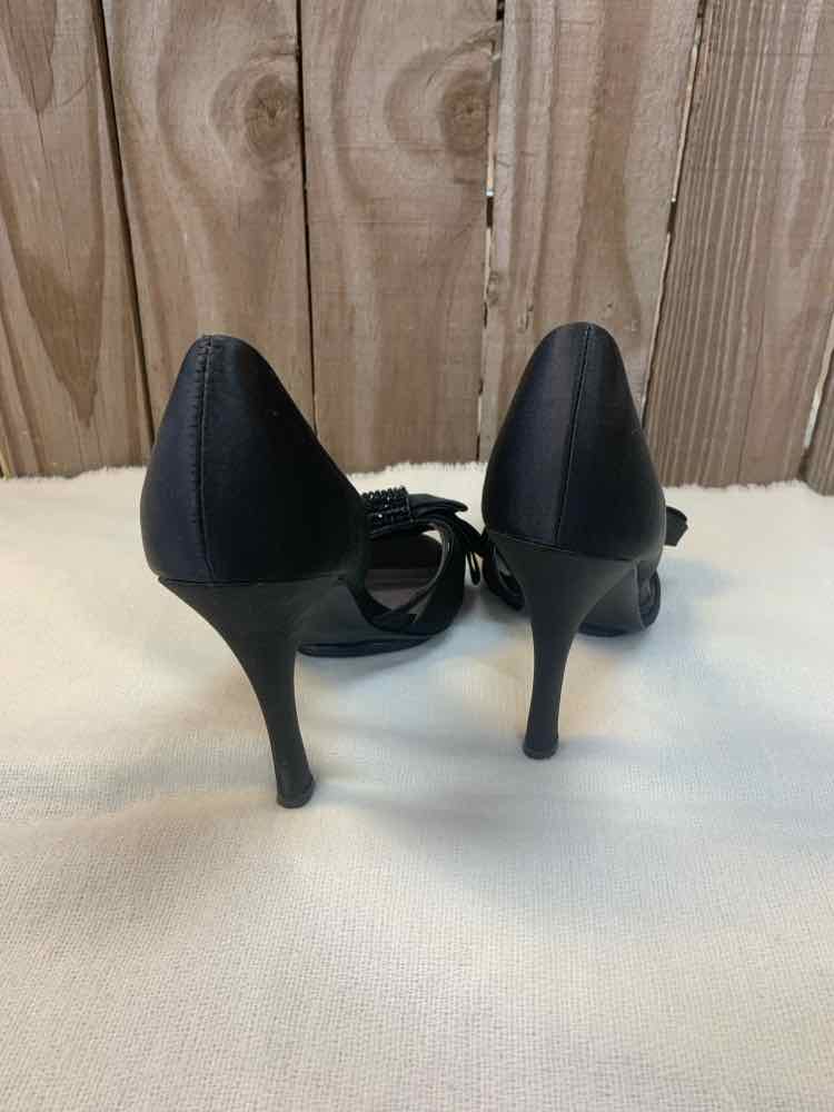 ADRIANNE MALOOF SHOES 9 Black Shoes