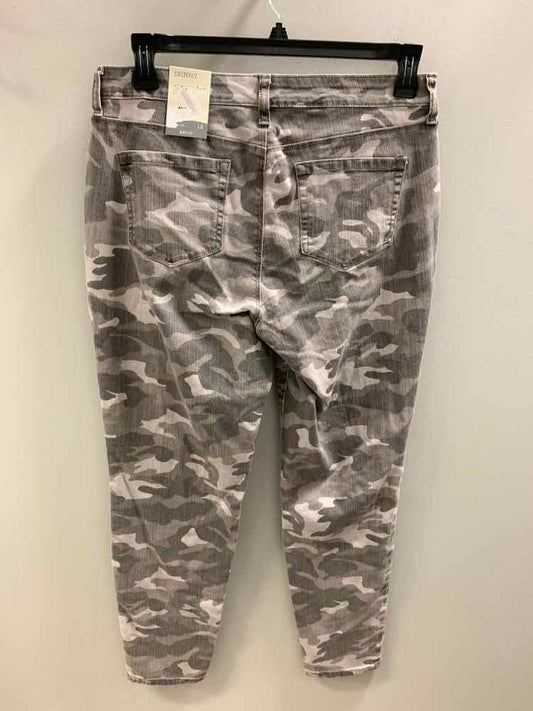 Size 12 STYLE & CO Gray Camoflage Pants