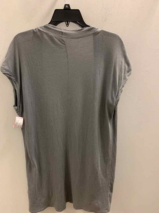 USED CATO Tops Size S Gray CAP SLEEVE TOP