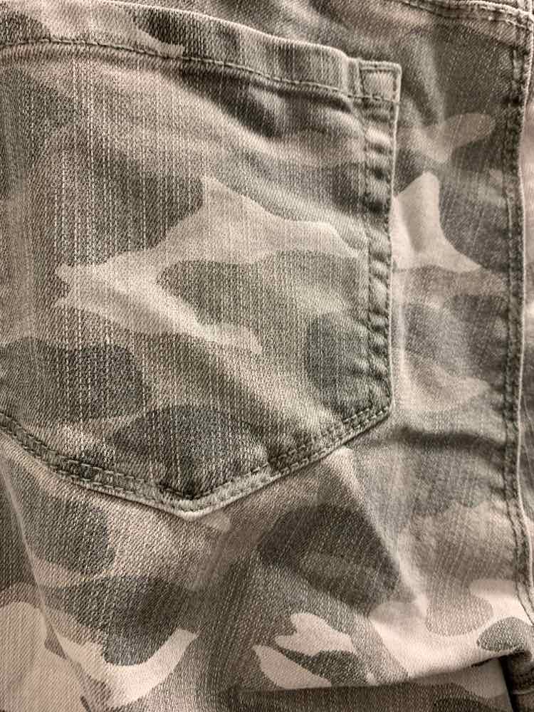 Size 12 STYLE & CO Gray Camoflage Pants