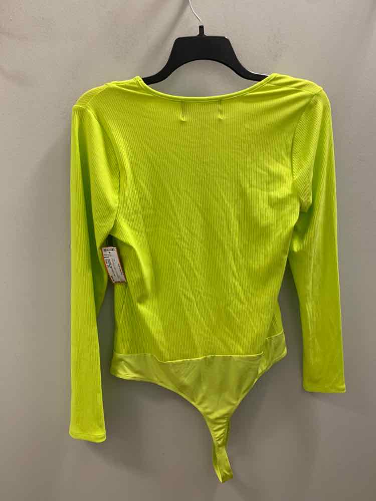 Size 1X NINA PARKER LIME LONG SLEEVES TOP