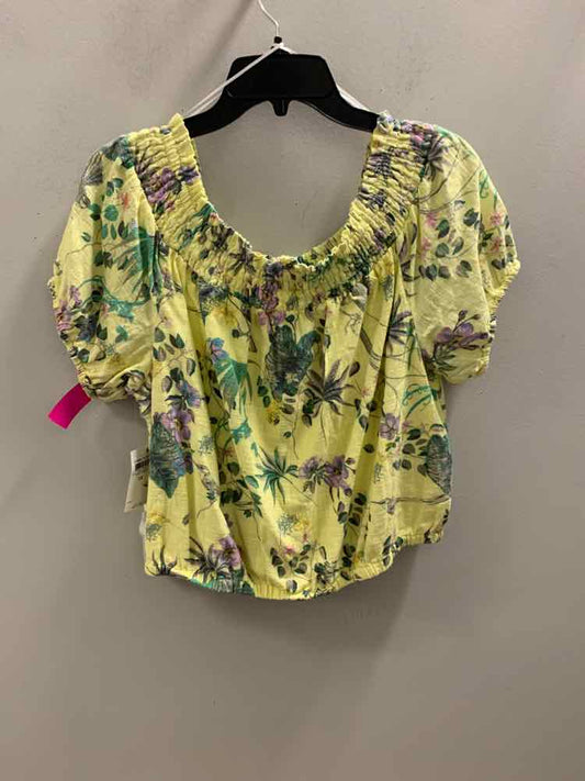 NWT INC PLUS SIZES Size 1X YEL/GRN/PNK SHORT SLEEVES Floral TOP