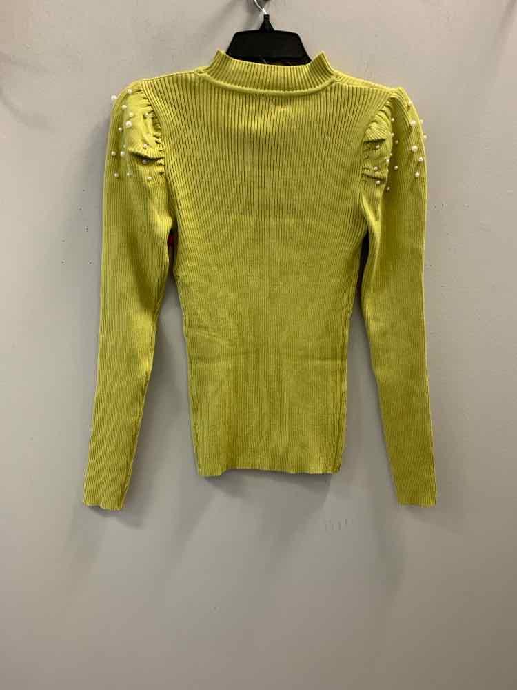 NWT QUESTIONS Tops Size M Celery LONG SLEEVES TOP