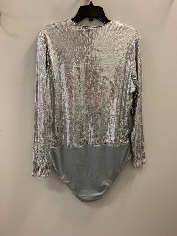 NWT NINA PARKER PLUS SIZES Size 1X Silver LONG SLEEVES TOP