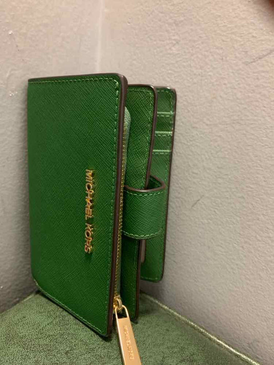 PRE-OWNED Designer Handbags Green Wallet